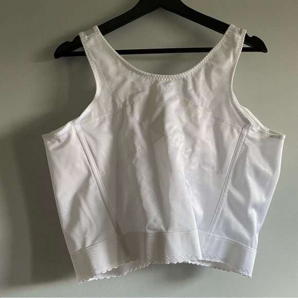 CORTLAND INTIMATES
Style 9603 Front Closure Back Support Long Line Bra White 48D - Picture 3 of 6